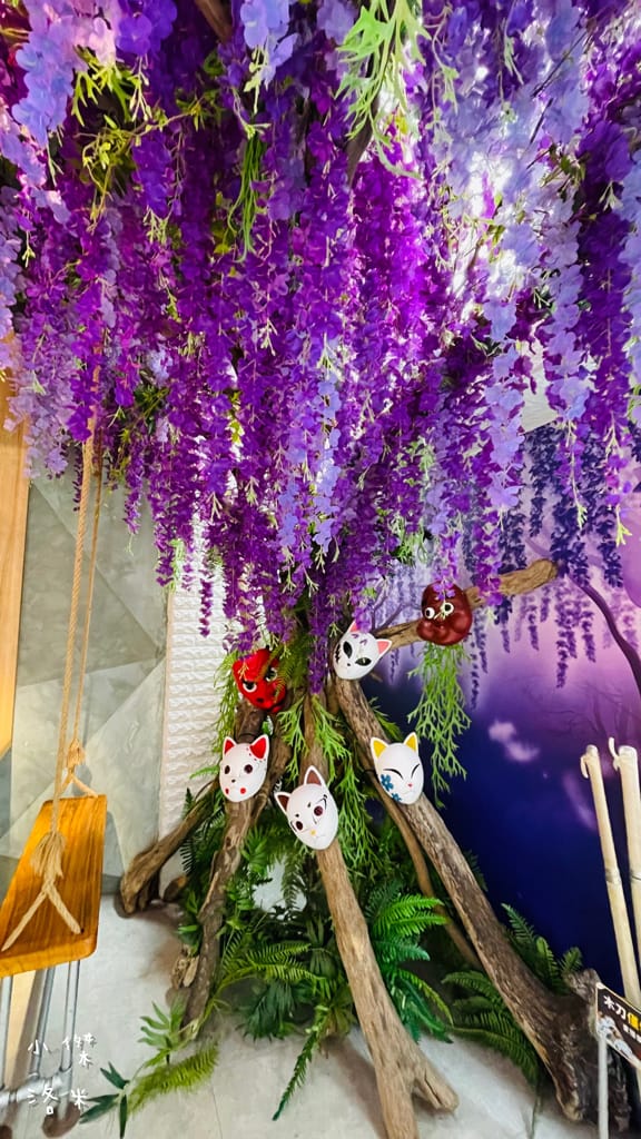 《美食》【已歇業】伍伍零-紫藤之呼吸｜最美森林變身の鬼滅之刃咖啡廳 中和咖啡廳 網美必訪 鬼滅迷不能錯過 捷運永安市場站商圈美食