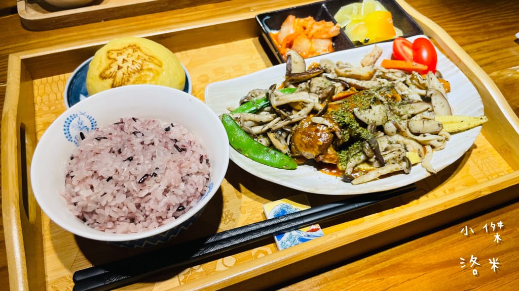 《美食》【已歇業】伍伍零-紫藤之呼吸｜最美森林變身の鬼滅之刃咖啡廳 中和咖啡廳 網美必訪 鬼滅迷不能錯過 捷運永安市場站商圈美食