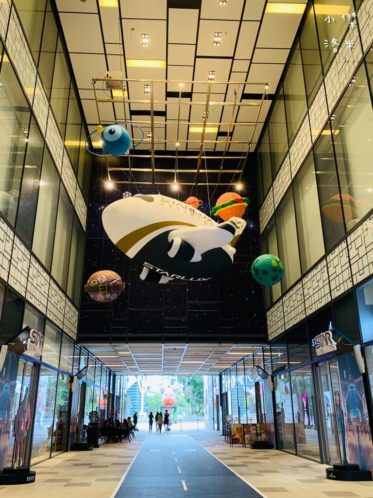 《美食》魚骨頭 Fish Bone Caf’e 宏匯廣場8樓｜ 網美必朝聖的美食餐廳 浪漫約會地點 新北新莊美食推薦 我的口袋名單