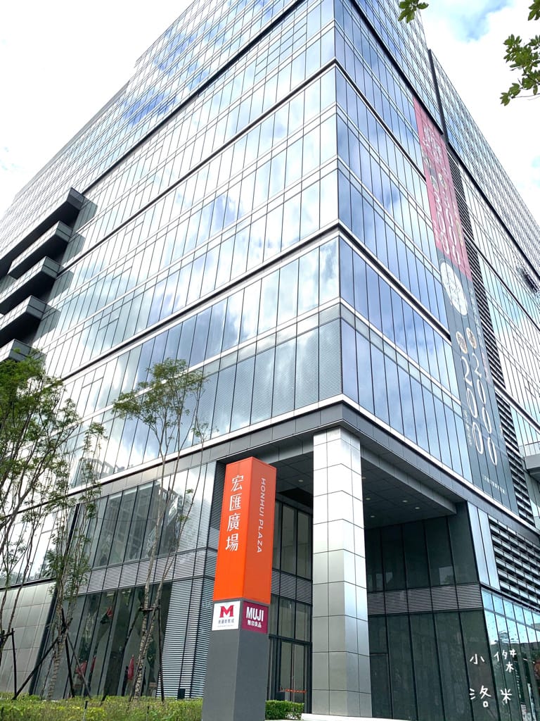 《美食》魚骨頭 Fish Bone Caf’e 宏匯廣場8樓｜ 網美必朝聖的美食餐廳 浪漫約會地點 新北新莊美食推薦 我的口袋名單