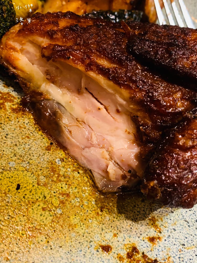 《美食》紅廚小餐館 ｜ 鶯歌超chill異國料理 下班小酌兩杯 適合約會的餐酒館 新北鶯歌美食推薦 復古鶯歌餐酒館