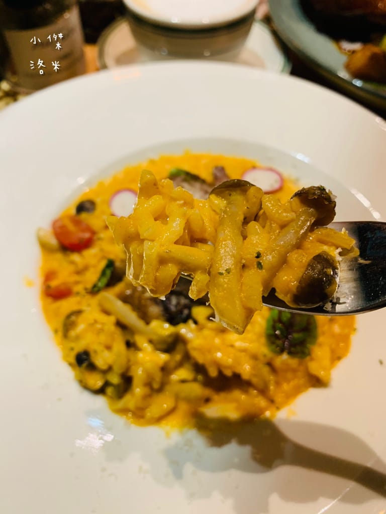 《美食》紅廚小餐館 ｜ 鶯歌超chill異國料理 下班小酌兩杯 適合約會的餐酒館 新北鶯歌美食推薦 復古鶯歌餐酒館