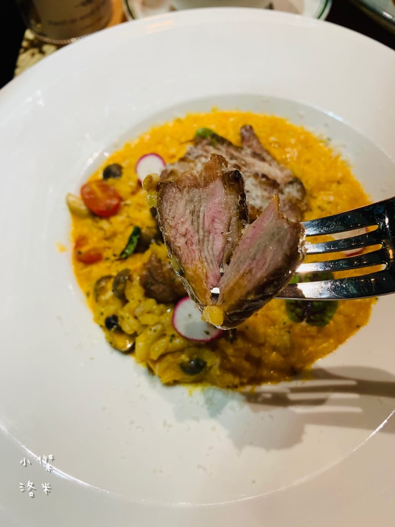 《美食》紅廚小餐館 ｜ 鶯歌超chill異國料理 下班小酌兩杯 適合約會的餐酒館 新北鶯歌美食推薦 復古鶯歌餐酒館