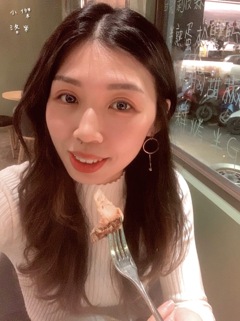 《美食》紅廚小餐館 ｜ 鶯歌超chill異國料理 下班小酌兩杯 適合約會的餐酒館 新北鶯歌美食推薦 復古鶯歌餐酒館