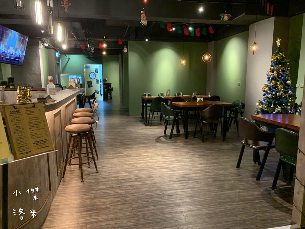 《美食》紅廚小餐館 ｜ 鶯歌超chill異國料理 下班小酌兩杯 適合約會的餐酒館 新北鶯歌美食推薦 復古鶯歌餐酒館