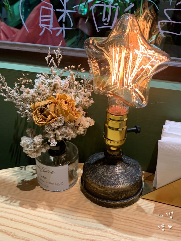 《美食》紅廚小餐館 ｜ 鶯歌超chill異國料理 下班小酌兩杯 適合約會的餐酒館 新北鶯歌美食推薦 復古鶯歌餐酒館