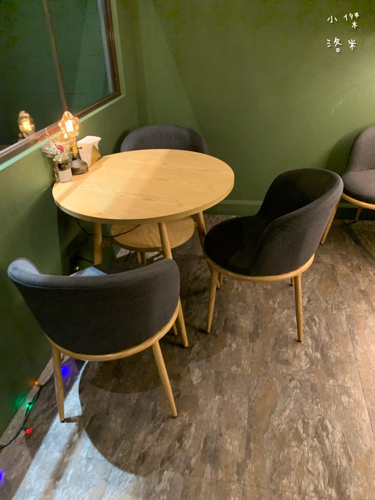 《美食》紅廚小餐館 ｜ 鶯歌超chill異國料理 下班小酌兩杯 適合約會的餐酒館 新北鶯歌美食推薦 復古鶯歌餐酒館