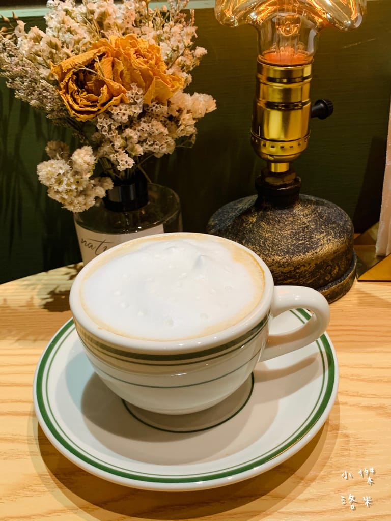 《美食》紅廚小餐館 ｜ 鶯歌超chill異國料理 下班小酌兩杯 適合約會的餐酒館 新北鶯歌美食推薦 復古鶯歌餐酒館