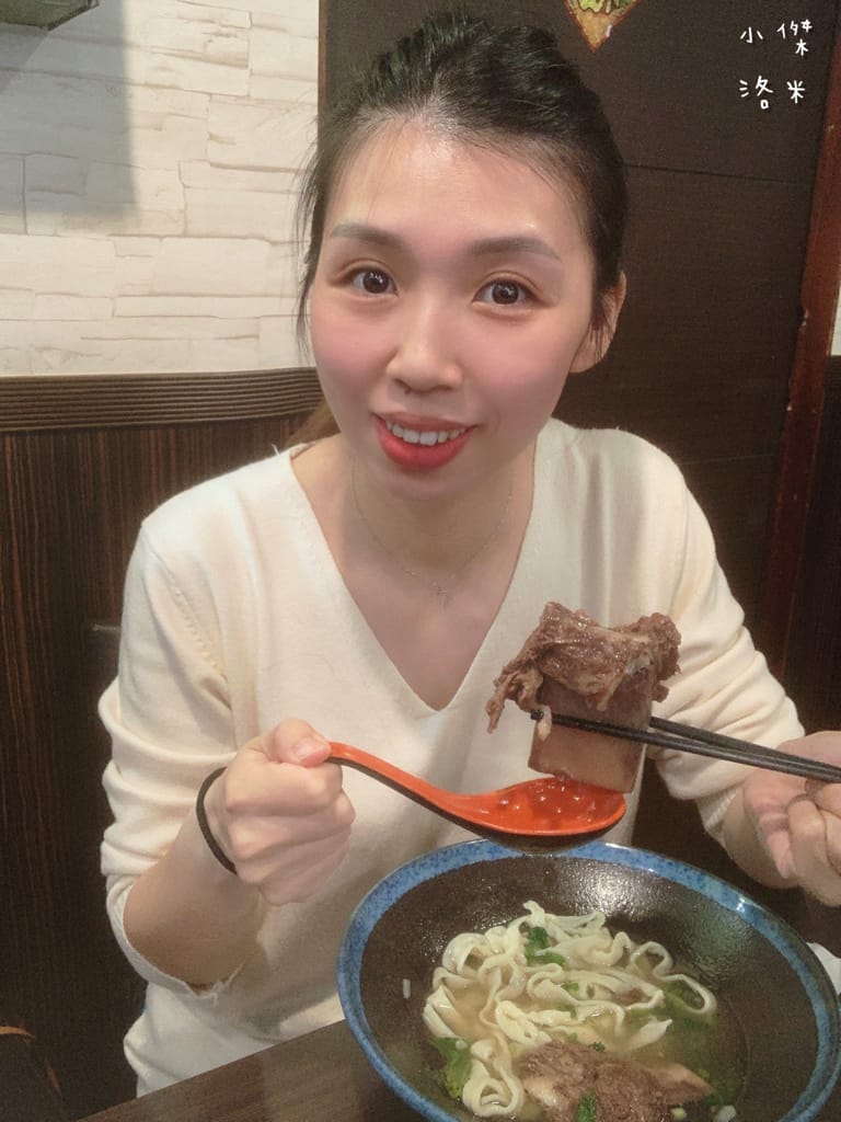 《美食》老兵曾王記牛肉麵 中和創始店 | 獲獎肯定的好滋味 來新北中和滿足老兵魂 大啖整根牛小排 中和美食推薦 老兵牛肉麵 三重美食推薦