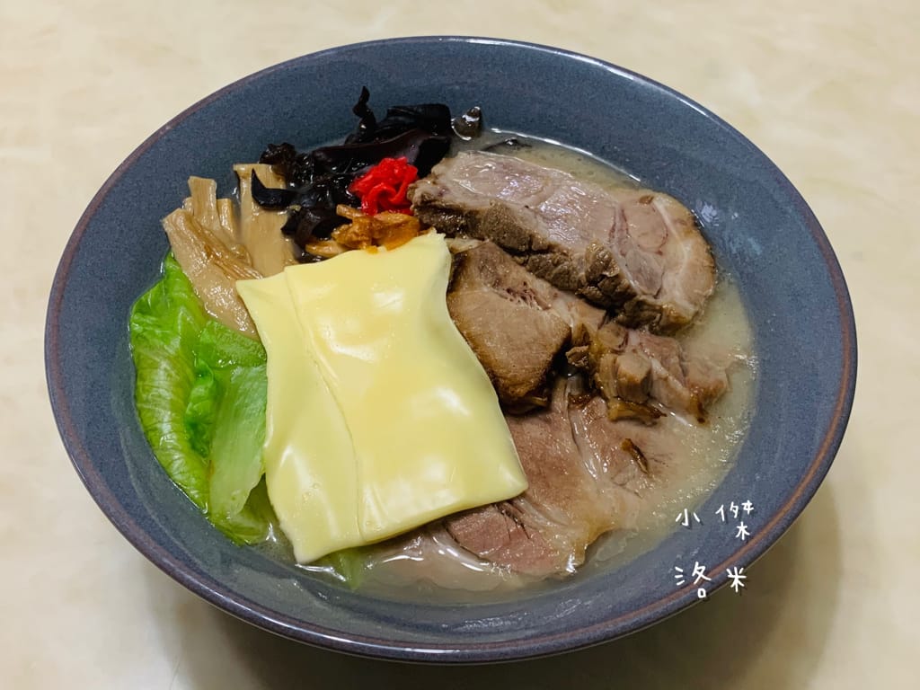 《宅配美食》冠軍熊本拉麵 ｜ 在家嚐森本家玫瑰緣別館拉麵 防疫吃美食 銷魂宵夜 宅配美食