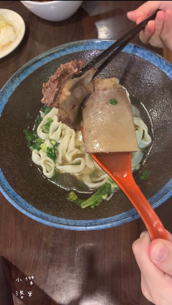 《美食》老兵曾王記牛肉麵 中和創始店 | 獲獎肯定的好滋味 來新北中和滿足老兵魂 大啖整根牛小排 中和美食推薦 老兵牛肉麵 三重美食推薦