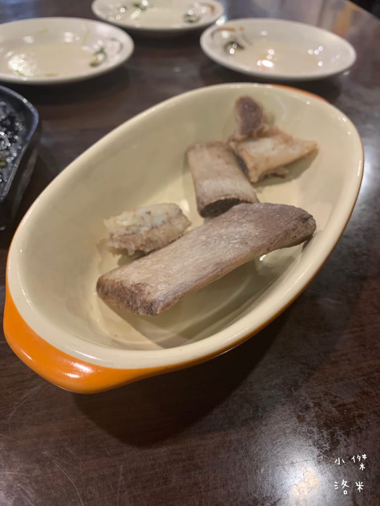 《美食》老兵曾王記牛肉麵 中和創始店 | 獲獎肯定的好滋味 來新北中和滿足老兵魂 大啖整根牛小排 中和美食推薦 老兵牛肉麵 三重美食推薦