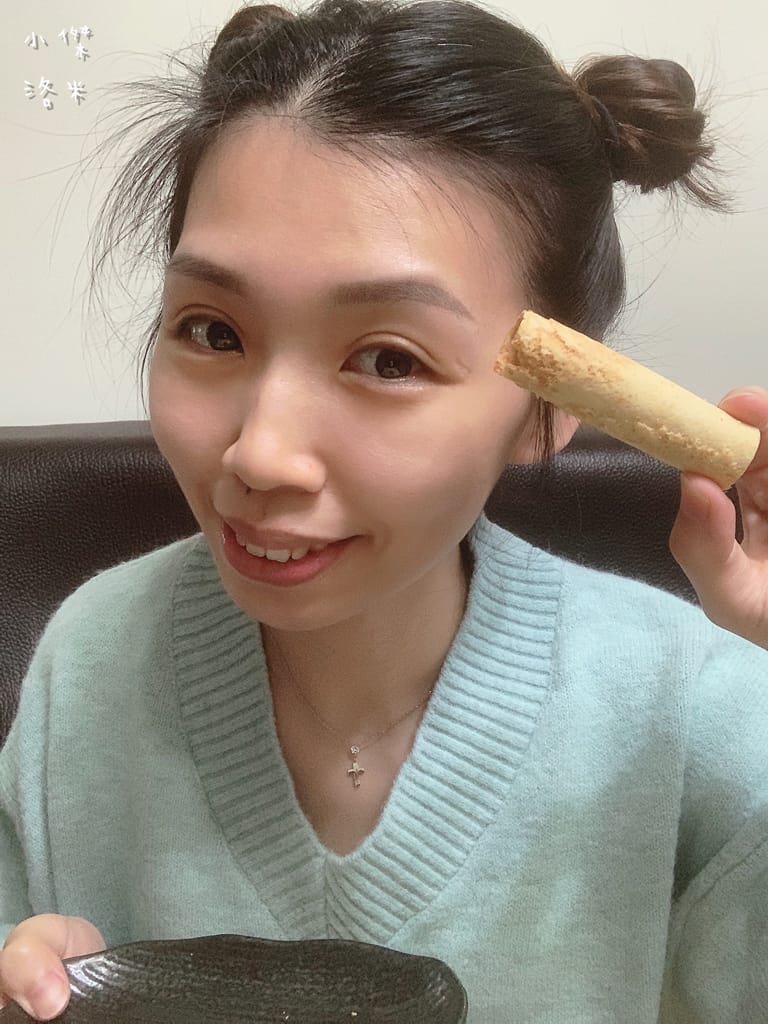《宅配美食》開箱 品麵包就是虎鬆-肉鬆蛋捲禮盒 | 細  緻手炒肉鬆 手工蛋捲 可愛的虎年禮盒推薦 宅配美食推薦