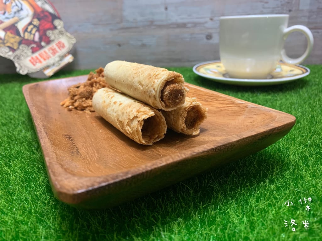 《宅配美食》開箱 品麵包就是虎鬆-肉鬆蛋捲禮盒 | 細  緻手炒肉鬆 手工蛋捲 可愛的虎年禮盒推薦 宅配美食推薦