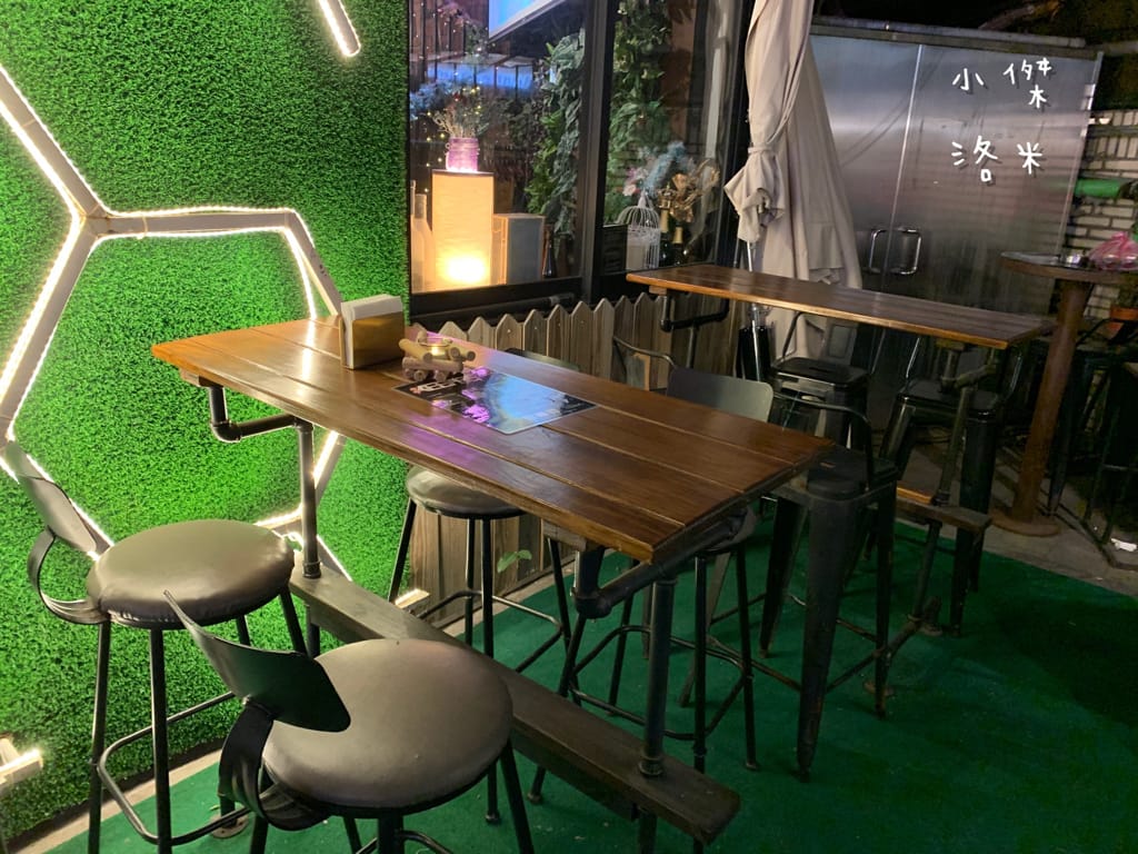 《美食》Kebabs 麻串 ｜ 北市中心的飄香角落 三五好友下班聚餐的好選擇 信義區最Chill 的戶外串燒店 台北小酌推薦 台北串燒推薦