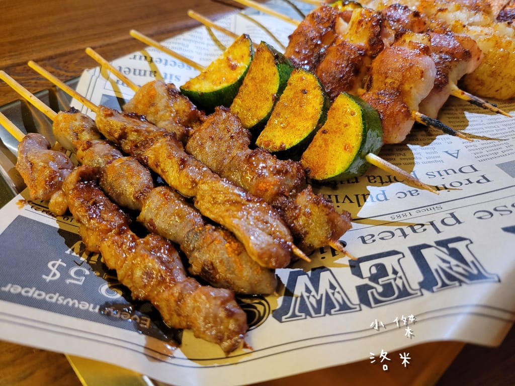 《美食》Kebabs 麻串 ｜ 北市中心的飄香角落 三五好友下班聚餐的好選擇 信義區最Chill 的戶外串燒店 台北小酌推薦 台北串燒推薦