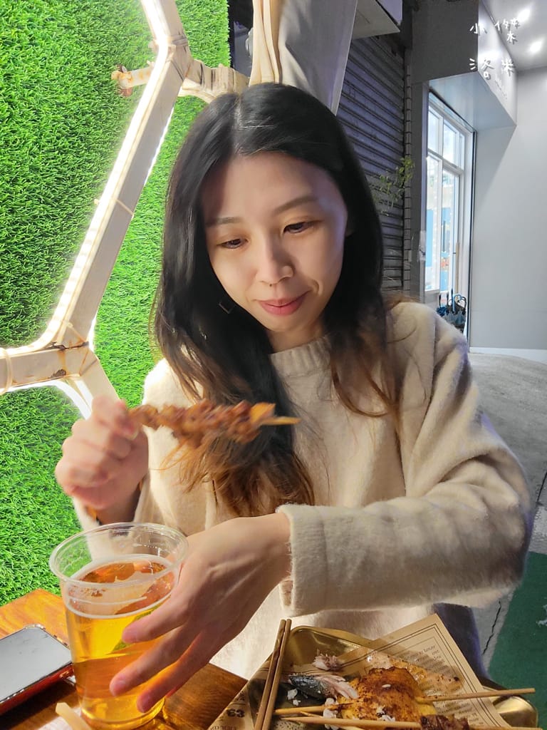 《美食》Kebabs 麻串 ｜ 北市中心的飄香角落 三五好友下班聚餐的好選擇 信義區最Chill 的戶外串燒店 台北小酌推薦 台北串燒推薦