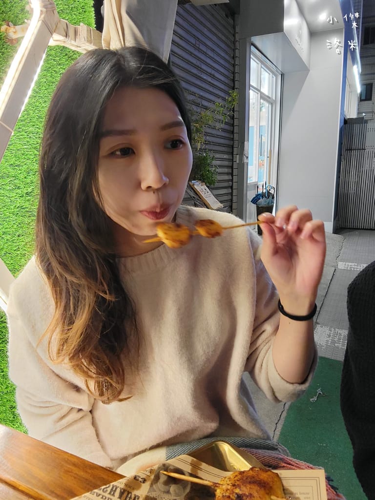 《美食》Kebabs 麻串 ｜ 北市中心的飄香角落 三五好友下班聚餐的好選擇 信義區最Chill 的戶外串燒店 台北小酌推薦 台北串燒推薦