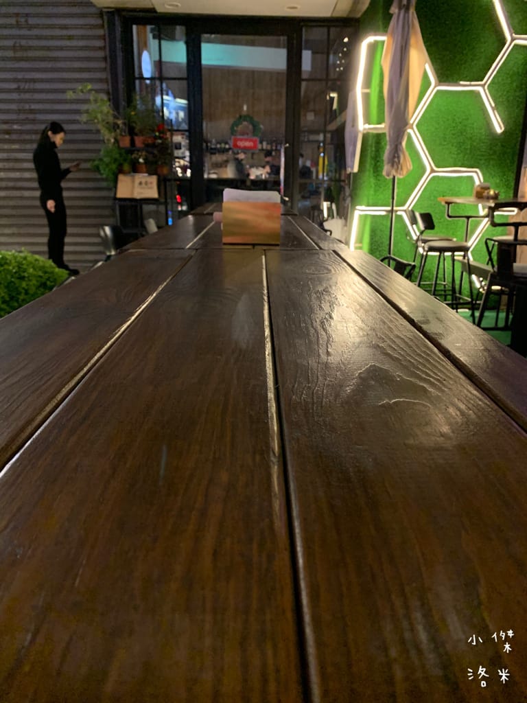 《美食》Kebabs 麻串 ｜ 北市中心的飄香角落 三五好友下班聚餐的好選擇 信義區最Chill 的戶外串燒店 台北小酌推薦 台北串燒推薦