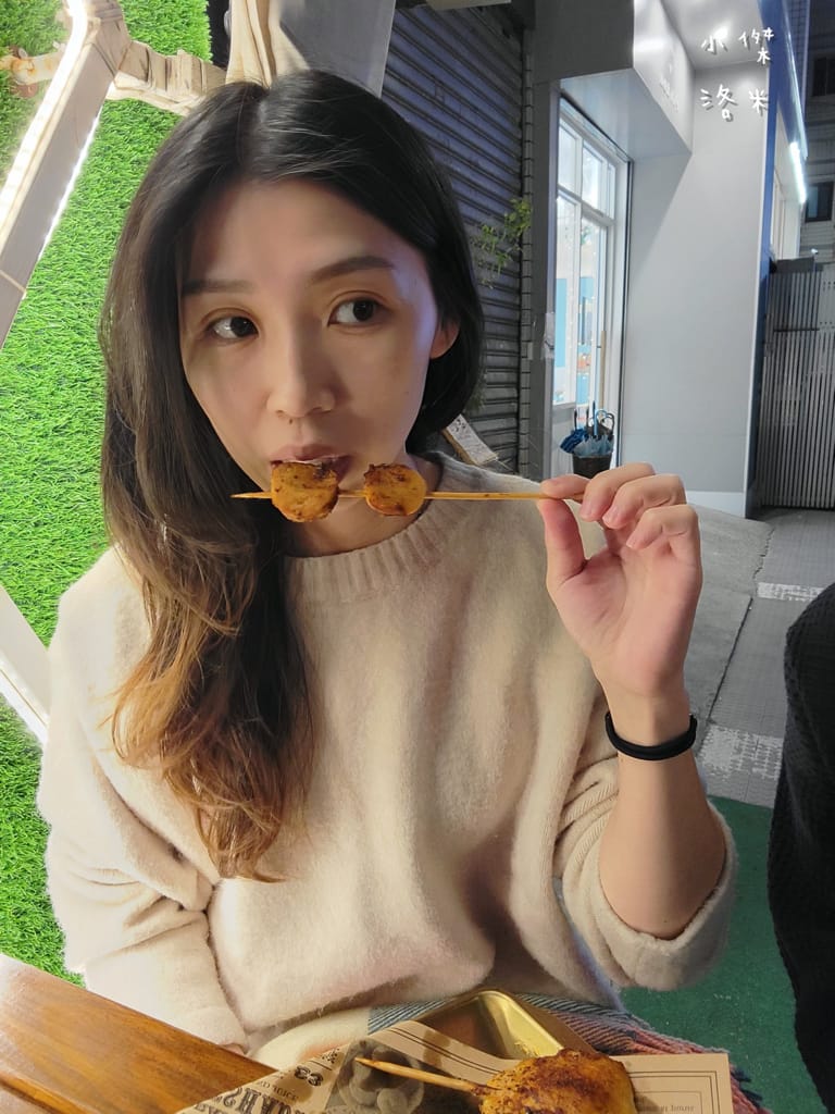 《美食》Kebabs 麻串 ｜ 北市中心的飄香角落 三五好友下班聚餐的好選擇 信義區最Chill 的戶外串燒店 台北小酌推薦 台北串燒推薦
