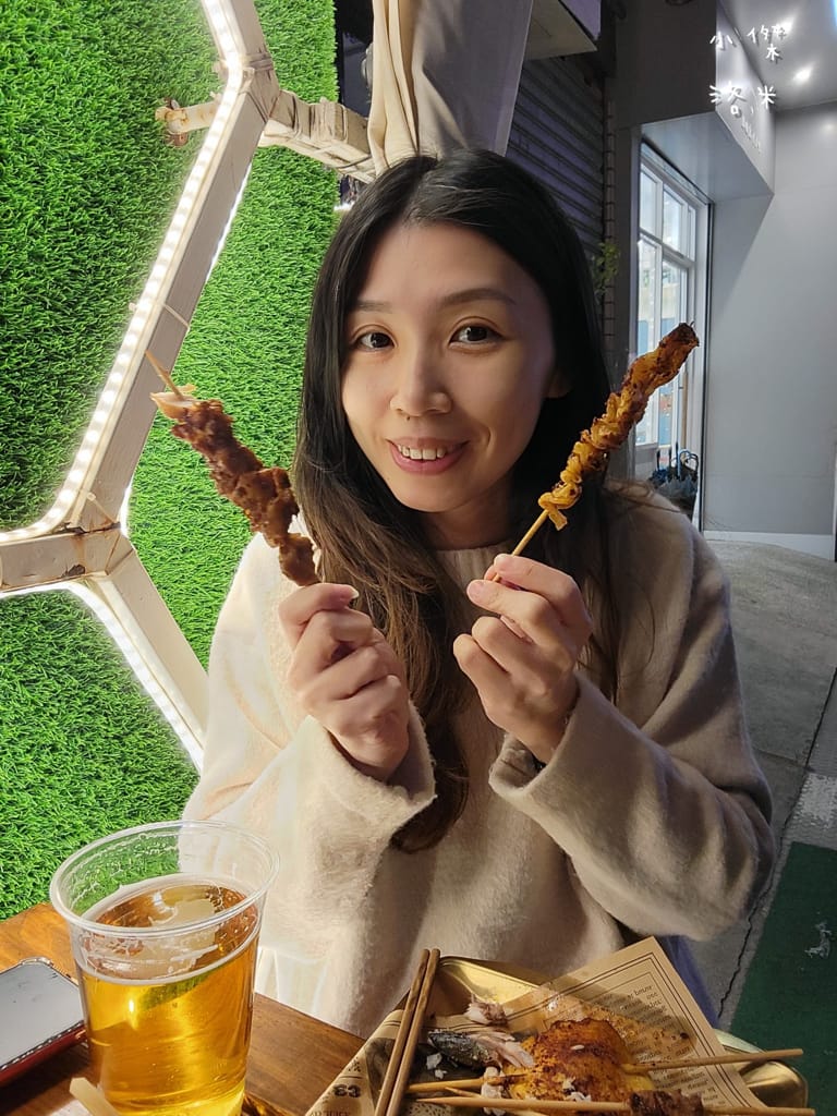 《美食》Kebabs 麻串 ｜ 北市中心的飄香角落 三五好友下班聚餐的好選擇 信義區最Chill 的戶外串燒店 台北小酌推薦 台北串燒推薦
