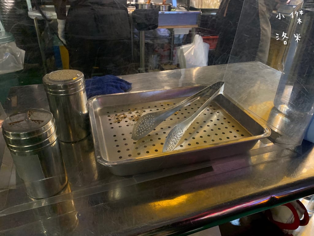 《美食》Kebabs 麻串 ｜ 北市中心的飄香角落 三五好友下班聚餐的好選擇 信義區最Chill 的戶外串燒店 台北小酌推薦 台北串燒推薦