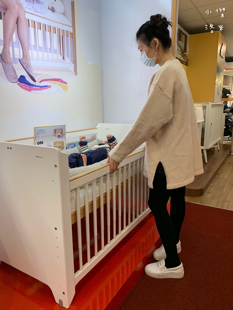 《親子》娃娃世界-台北旗艦店 ｜ 超大雙層嬰幼百貨路面店  齊全的母嬰用品一次購足 嬰兒推車比較 嬰兒床比較