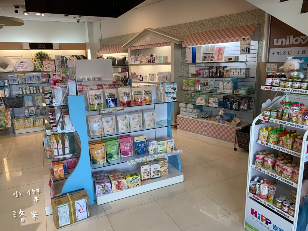 《親子》娃娃世界-台北旗艦店 ｜ 超大雙層嬰幼百貨路面店  齊全的母嬰用品一次購足 嬰兒推車比較 嬰兒床比較
