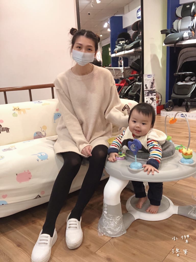 《親子》娃娃世界-台北旗艦店 ｜ 超大雙層嬰幼百貨路面店  齊全的母嬰用品一次購足 嬰兒推車比較 嬰兒床比較