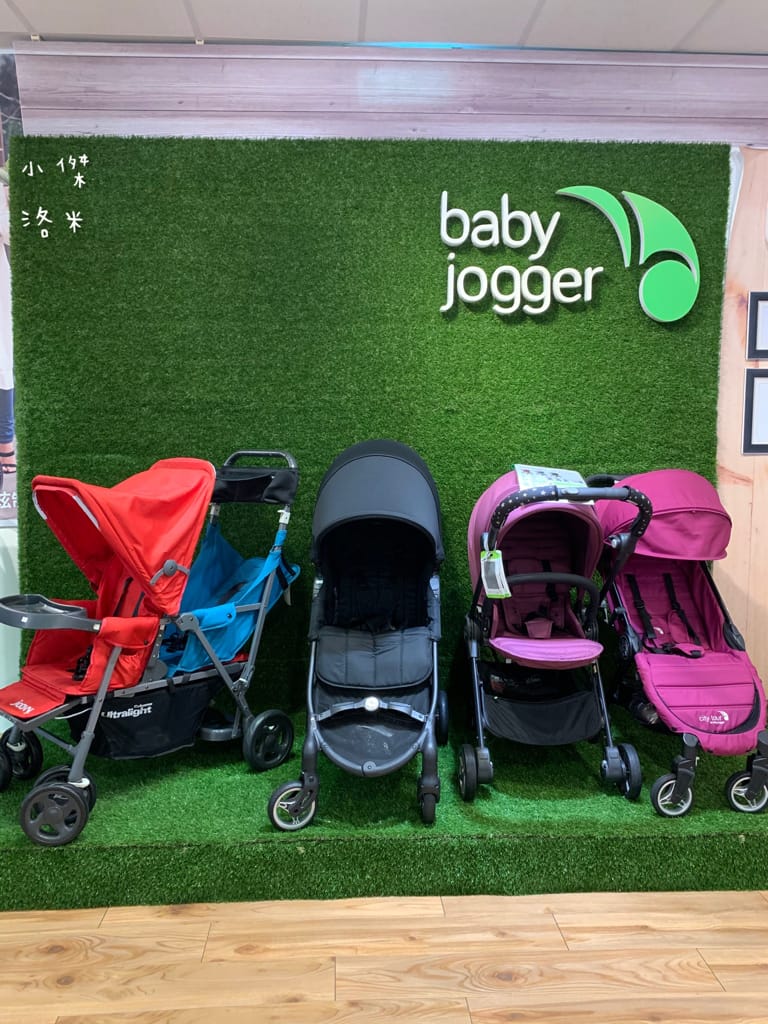 《親子》娃娃世界-台北旗艦店 ｜ 超大雙層嬰幼百貨路面店  齊全的母嬰用品一次購足 嬰兒推車比較 嬰兒床比較
