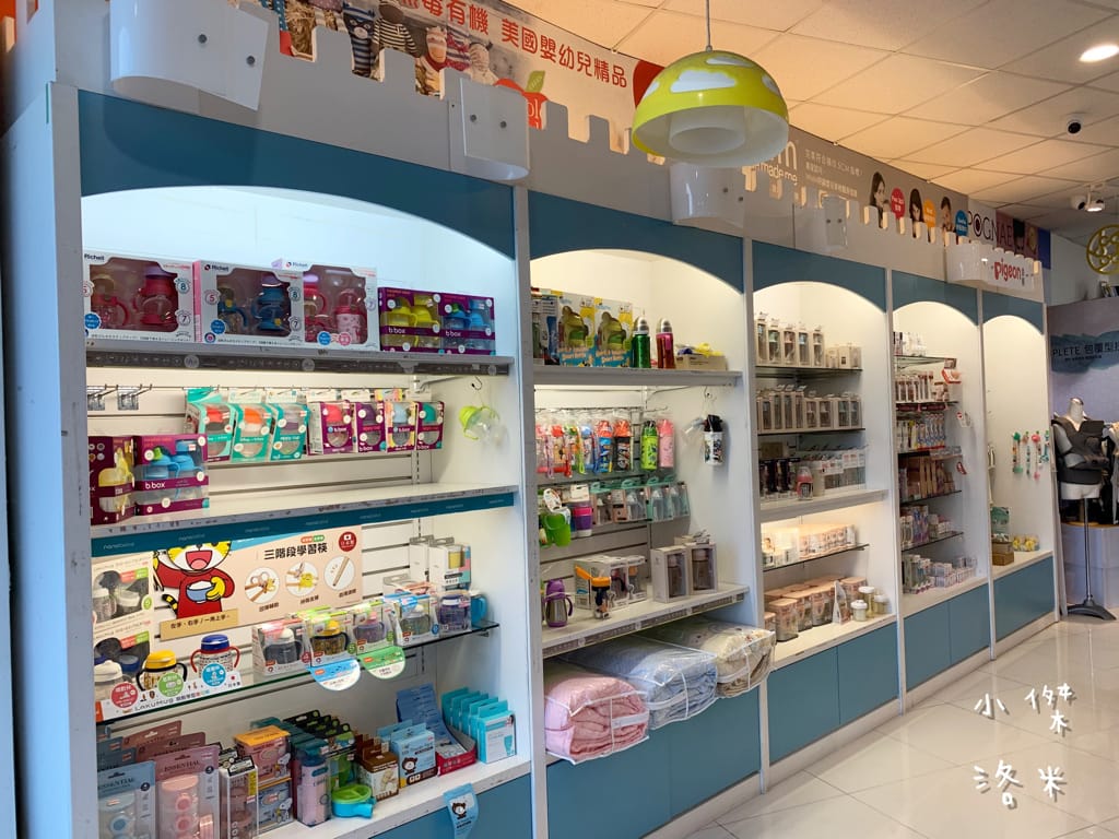 《親子》娃娃世界-台北旗艦店 ｜ 超大雙層嬰幼百貨路面店  齊全的母嬰用品一次購足 嬰兒推車比較 嬰兒床比較