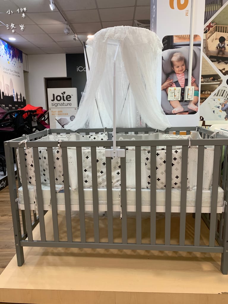 《親子》娃娃世界-台北旗艦店 ｜ 超大雙層嬰幼百貨路面店  齊全的母嬰用品一次購足 嬰兒推車比較 嬰兒床比較