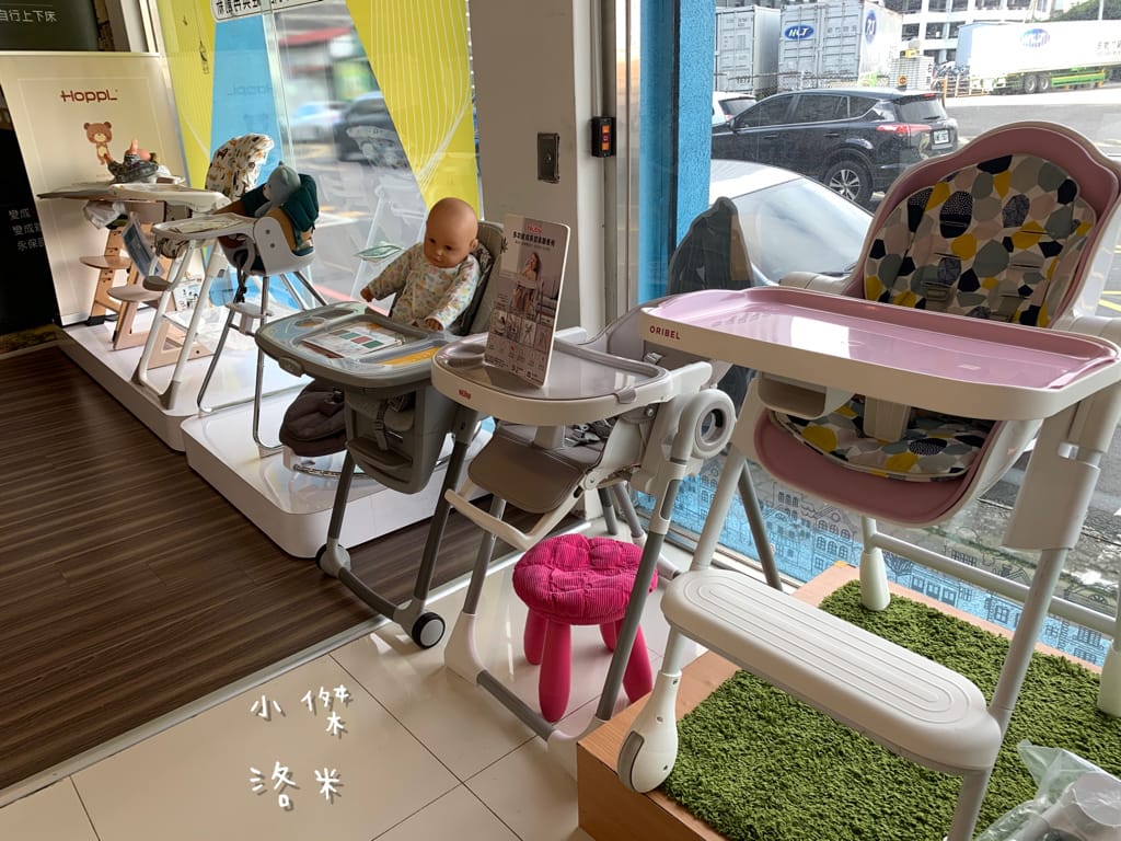 《親子》娃娃世界-台北旗艦店 ｜ 超大雙層嬰幼百貨路面店  齊全的母嬰用品一次購足 嬰兒推車比較 嬰兒床比較
