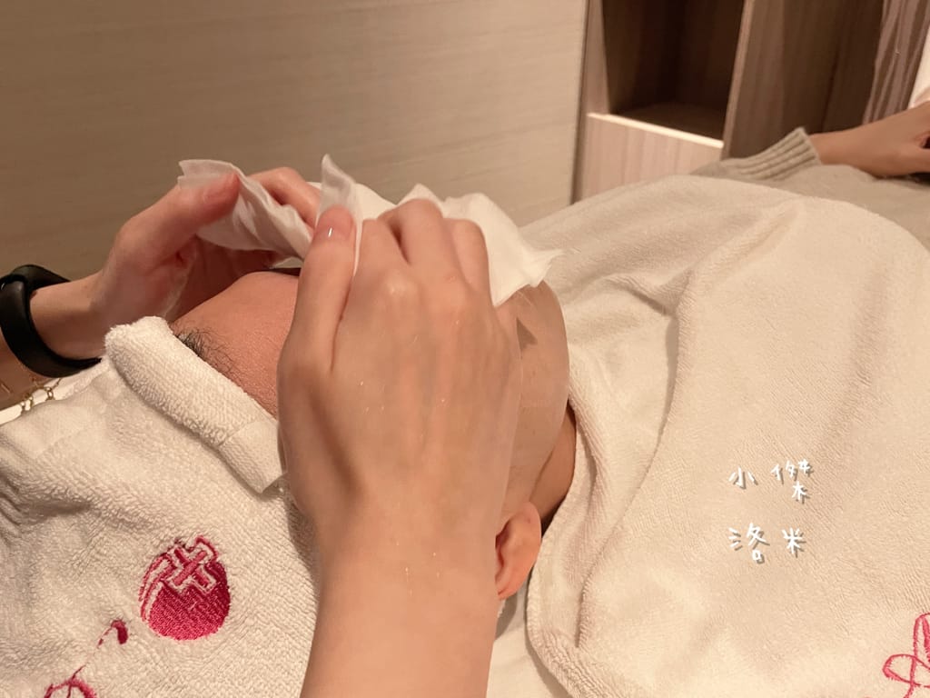 《美容》立效音波-愛爾麗診所  200條就有感 小資保養就要愛爾麗診所新北板橋店 愛美推薦 小資族福音 午休過後悄悄變美