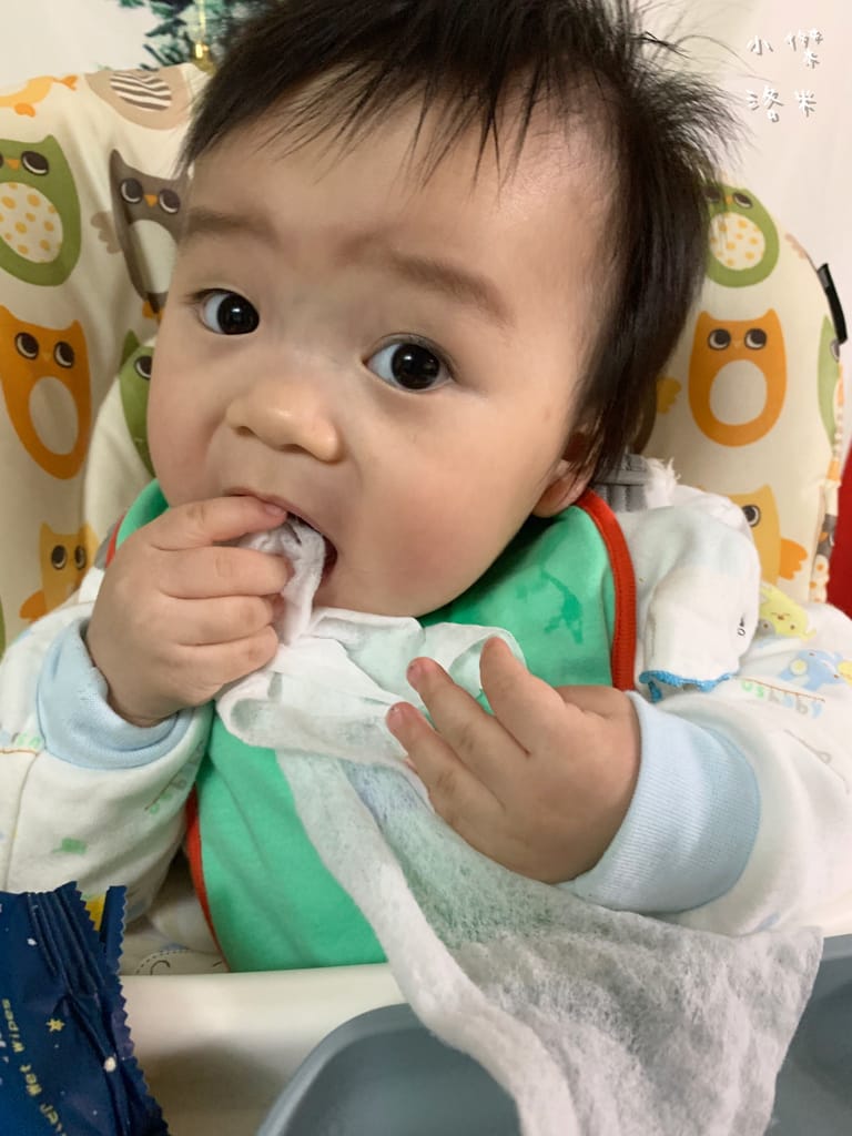 《親子》開箱 | 蘭韻純水濕巾 ｜ 薄款新品上市 寶貝肌膚每天的親密接觸 育兒路上神隊友 濕紙巾推薦