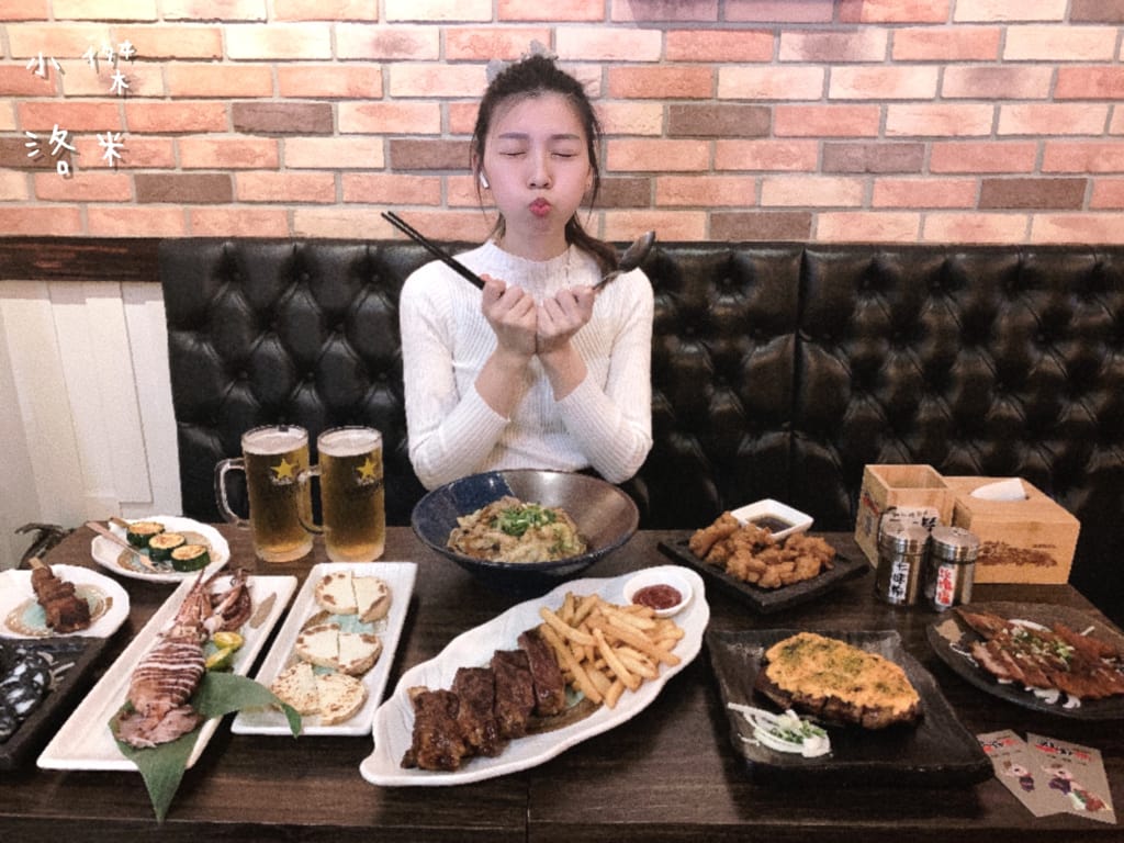 《美食》雄爺食堂｜下班喝一杯配串燒享受chill人生 好友聚會吃飯配飛鏢機 還有獨立K歌亭！板橋平價居酒屋推薦 捷運江子翠站美食推薦
