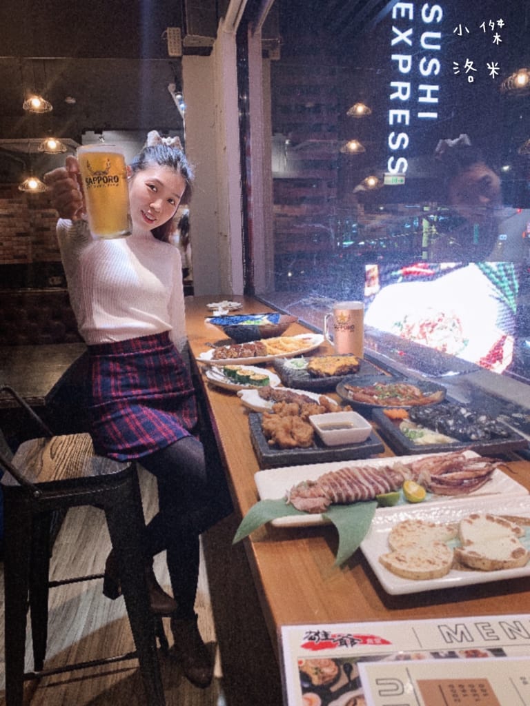 《美食》雄爺食堂｜下班喝一杯配串燒享受chill人生 好友聚會吃飯配飛鏢機 還有獨立K歌亭！板橋平價居酒屋推薦 捷運江子翠站美食推薦