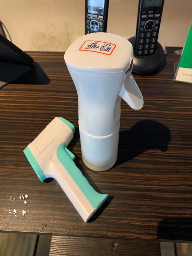 《美食》雄爺食堂｜下班喝一杯配串燒享受chill人生 好友聚會吃飯配飛鏢機 還有獨立K歌亭！板橋平價居酒屋推薦 捷運江子翠站美食推薦