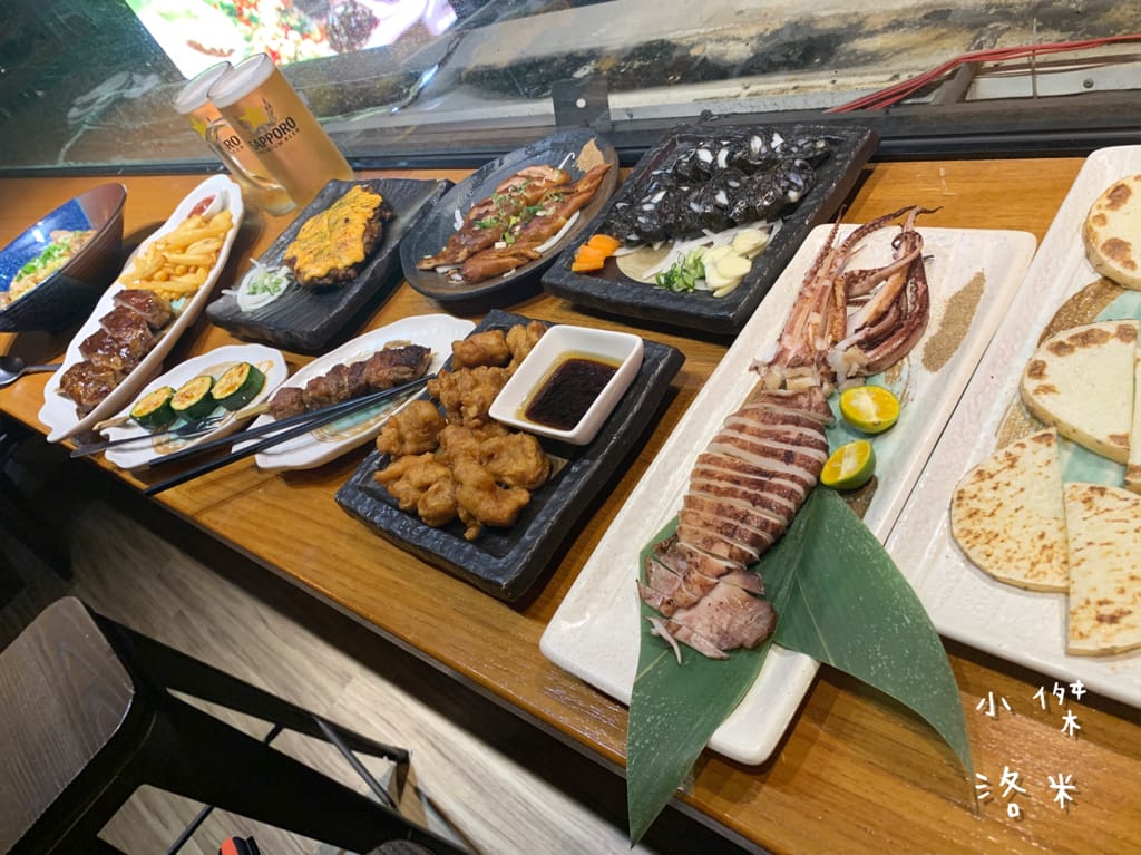 《美食》雄爺食堂｜下班喝一杯配串燒享受chill人生 好友聚會吃飯配飛鏢機 還有獨立K歌亭！板橋平價居酒屋推薦 捷運江子翠站美食推薦