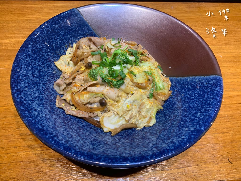 《美食》雄爺食堂｜下班喝一杯配串燒享受chill人生 好友聚會吃飯配飛鏢機 還有獨立K歌亭！板橋平價居酒屋推薦 捷運江子翠站美食推薦