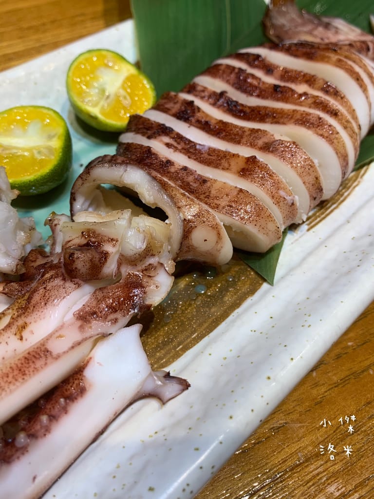 《美食》雄爺食堂｜下班喝一杯配串燒享受chill人生 好友聚會吃飯配飛鏢機 還有獨立K歌亭！板橋平價居酒屋推薦 捷運江子翠站美食推薦