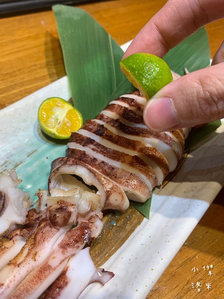 《美食》雄爺食堂｜下班喝一杯配串燒享受chill人生 好友聚會吃飯配飛鏢機 還有獨立K歌亭！板橋平價居酒屋推薦 捷運江子翠站美食推薦