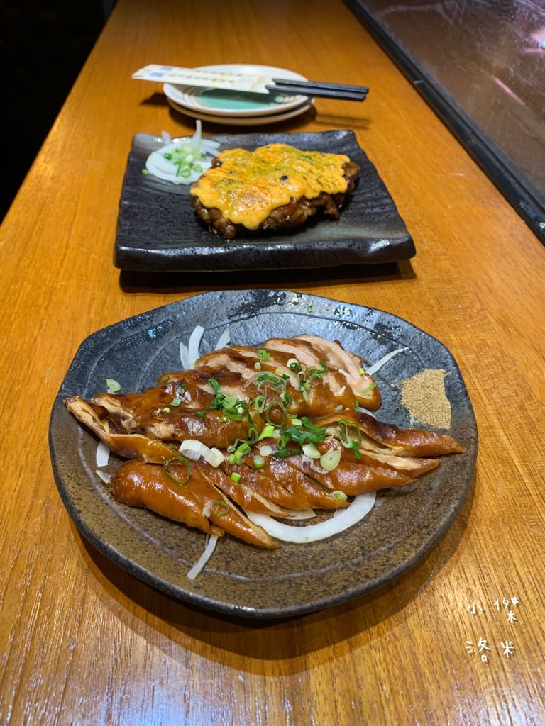 《美食》雄爺食堂｜下班喝一杯配串燒享受chill人生 好友聚會吃飯配飛鏢機 還有獨立K歌亭！板橋平價居酒屋推薦 捷運江子翠站美食推薦