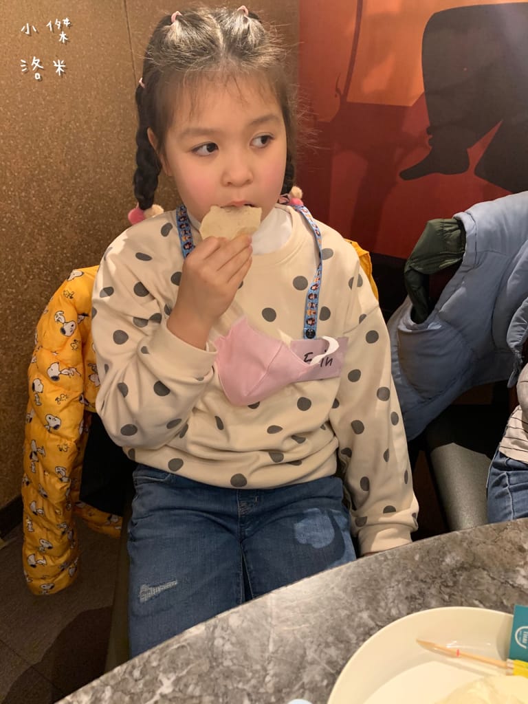 《親子手做》親子手做奶酪|泰滾Rolling Thai泰式火鍋 體驗製做店超內人氣甜點 南椰奶凍 和孩子一起動手做新鮮椰子奶凍 好吃又好玩