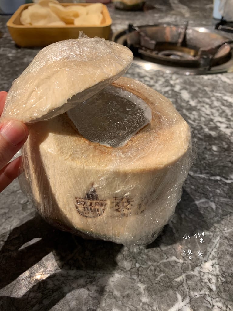 《親子手做》親子手做奶酪|泰滾Rolling Thai泰式火鍋 體驗製做店超內人氣甜點 南椰奶凍 和孩子一起動手做新鮮椰子奶凍 好吃又好玩