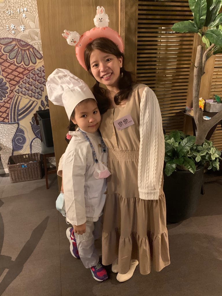 《親子手做》親子手做奶酪|泰滾Rolling Thai泰式火鍋 體驗製做店超內人氣甜點 南椰奶凍 和孩子一起動手做新鮮椰子奶凍 好吃又好玩