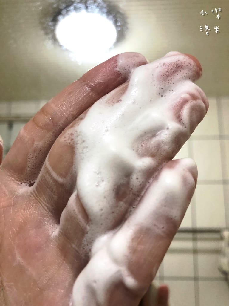 《美容清潔》deBalets小巴黎｜高貴不貴的專櫃級絲綢奶霜潔顏乳 洗後肌膚不緊繃乾澀 小資族美女推薦 洗面乳推薦