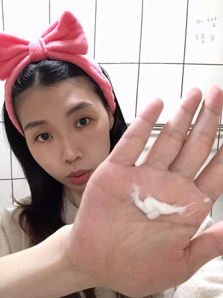 《美容清潔》deBalets小巴黎｜高貴不貴的專櫃級絲綢奶霜潔顏乳 洗後肌膚不緊繃乾澀 小資族美女推薦 洗面乳推薦