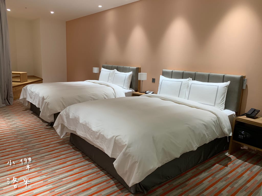 《旅遊》 台中鳳凰酒店｜台中輕旅行 下榻柳川水岸公園畔享受城市美景 9樓星際樂園徜徉在銀河系的美夢 親子主題房可愛到捨不得睡著 親子旅遊推薦 約會住宿推薦