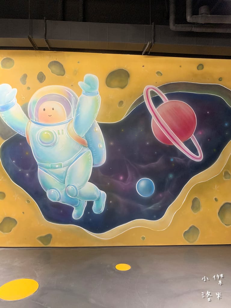 《旅遊》 台中鳳凰酒店｜台中輕旅行 下榻柳川水岸公園畔享受城市美景 9樓星際樂園徜徉在銀河系的美夢 親子主題房可愛到捨不得睡著 親子旅遊推薦 約會住宿推薦